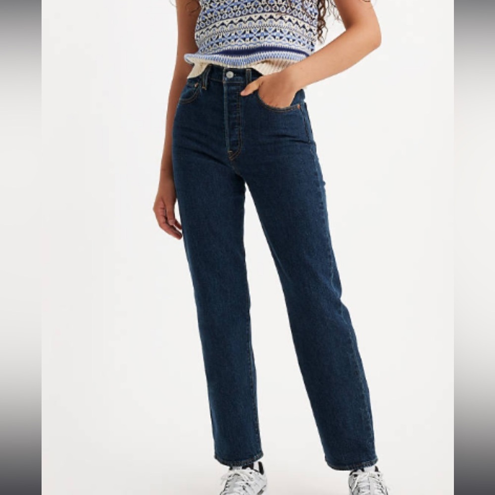 Levi’s Ribcage Straight Jean - Picture 2 of 4